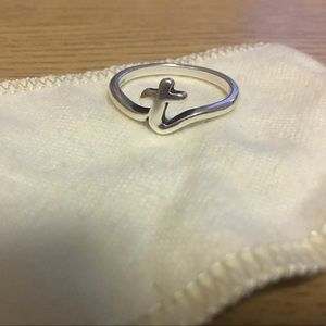 Beautiful James Avery “T” initial Ring